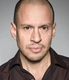 Джонатан Сегал