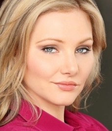 Мікаела Манн